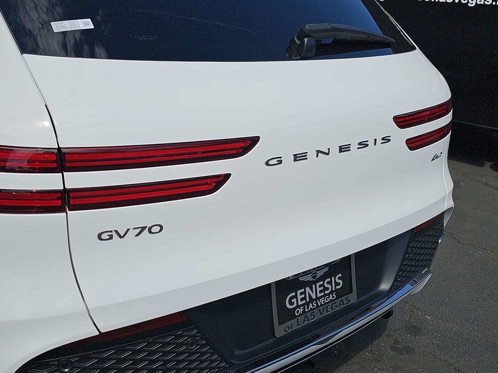 Thumbnail: 2022 Genesis GV70 - 12