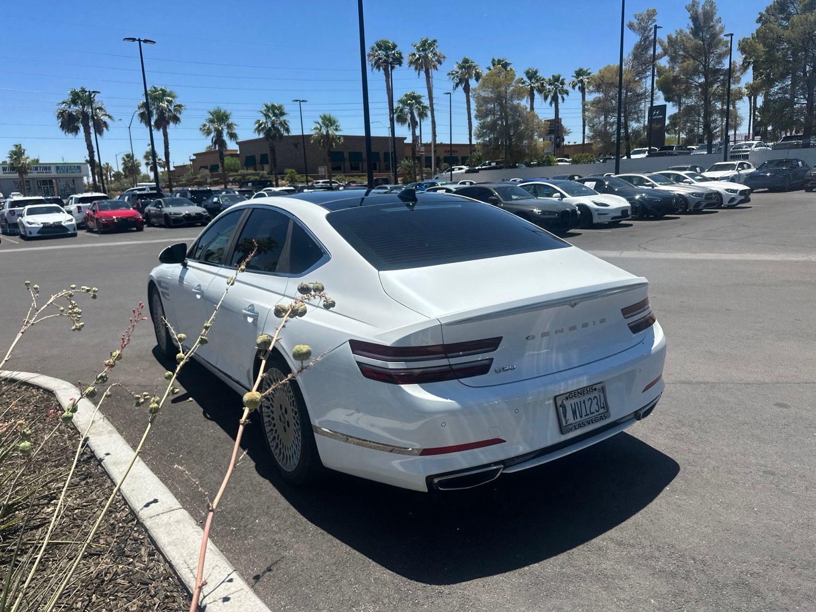 Thumbnail: 2022 Genesis G80 - 8