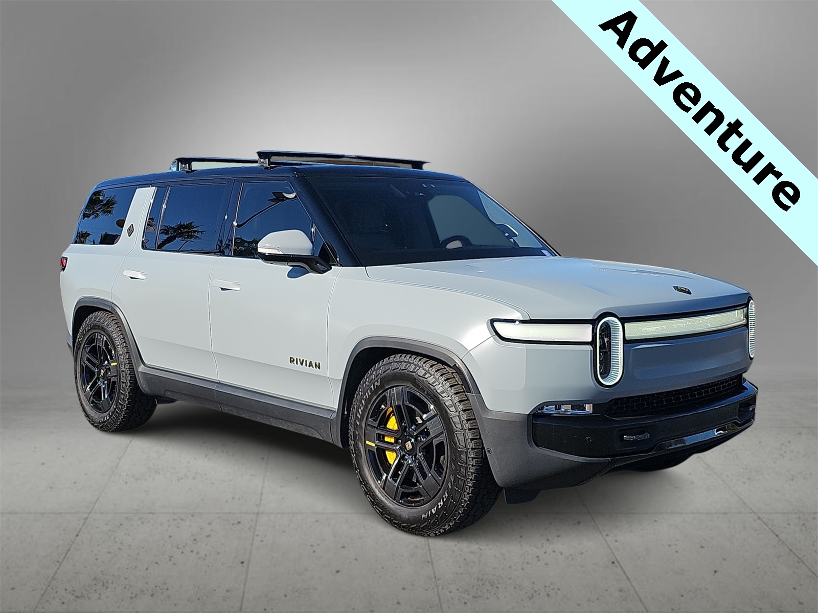 Thumbnail: 2023 Rivian R1S - 2