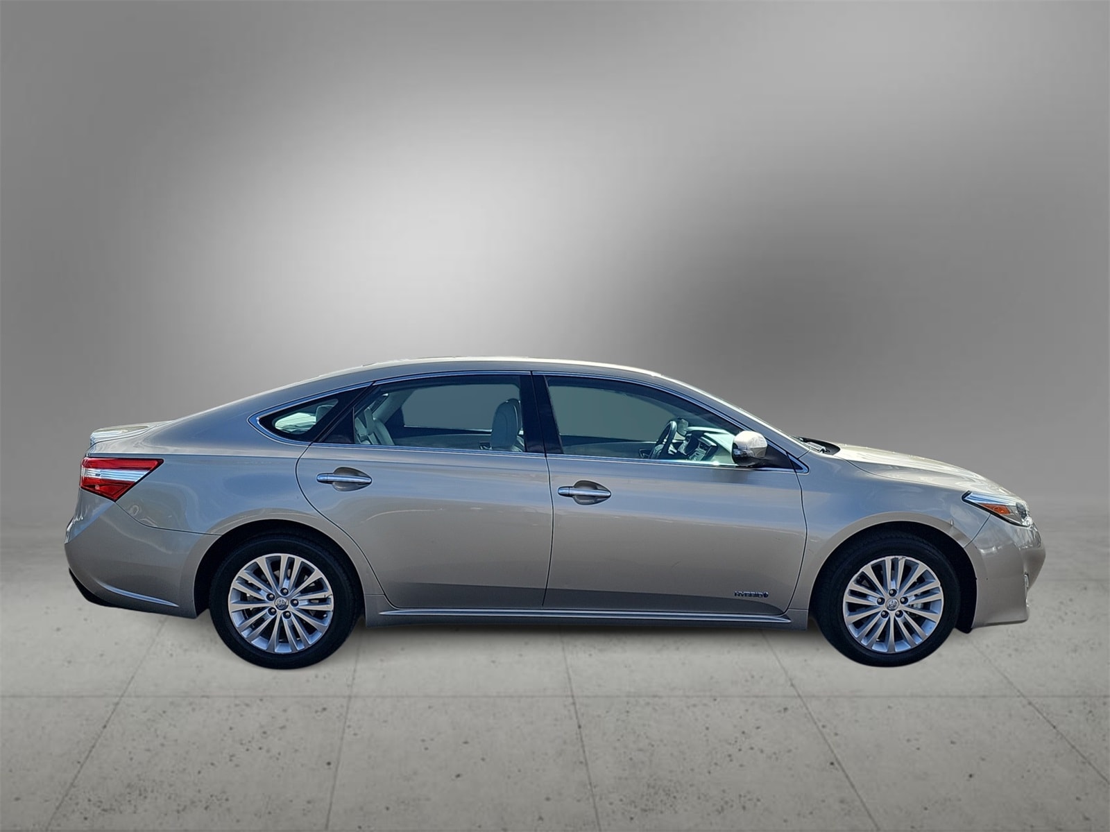 Thumbnail: 2015 Toyota Avalon - 9