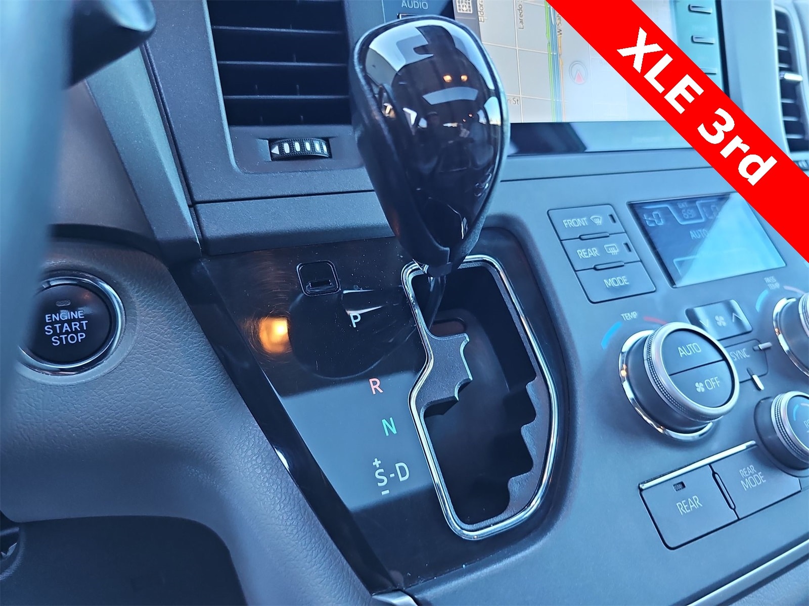 Thumbnail: 2020 Toyota Sienna - 21