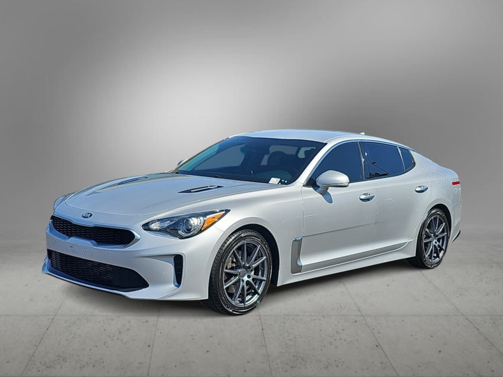 Thumbnail: 2018 Kia Stinger - 5