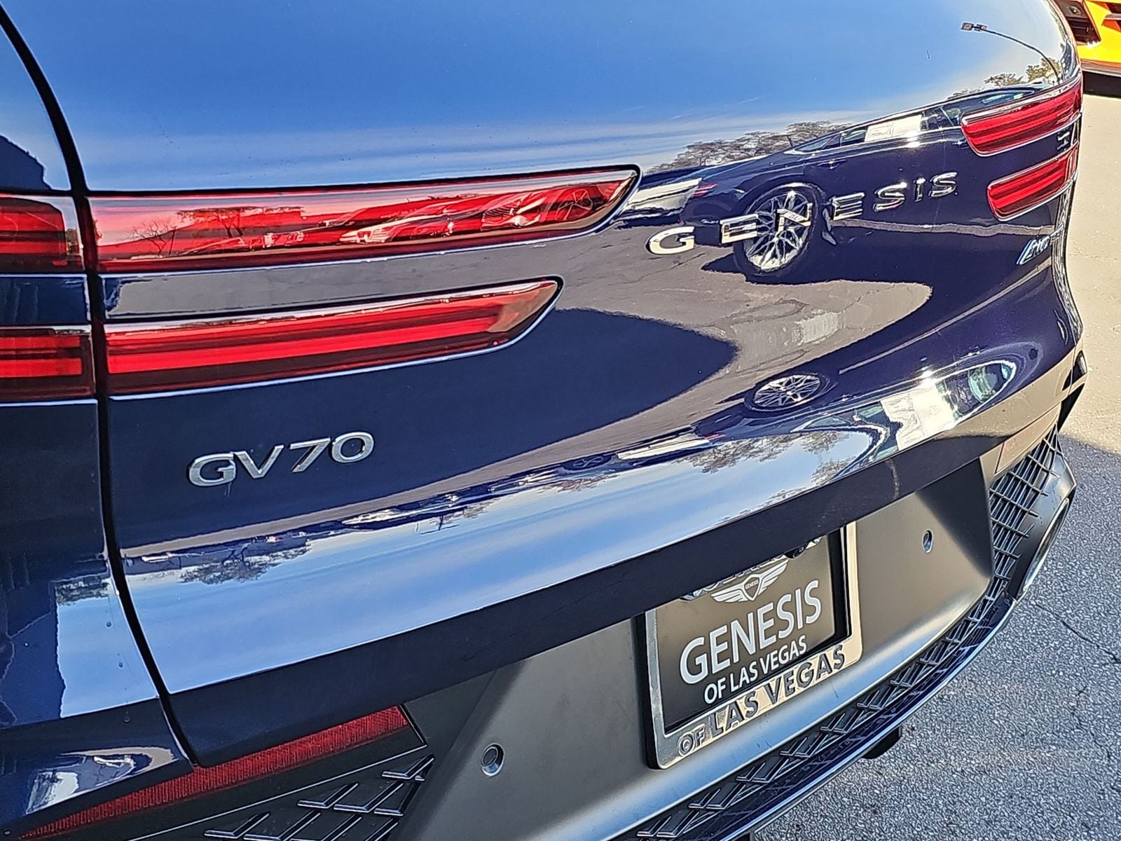 Thumbnail: 2025 Genesis GV70 - 11