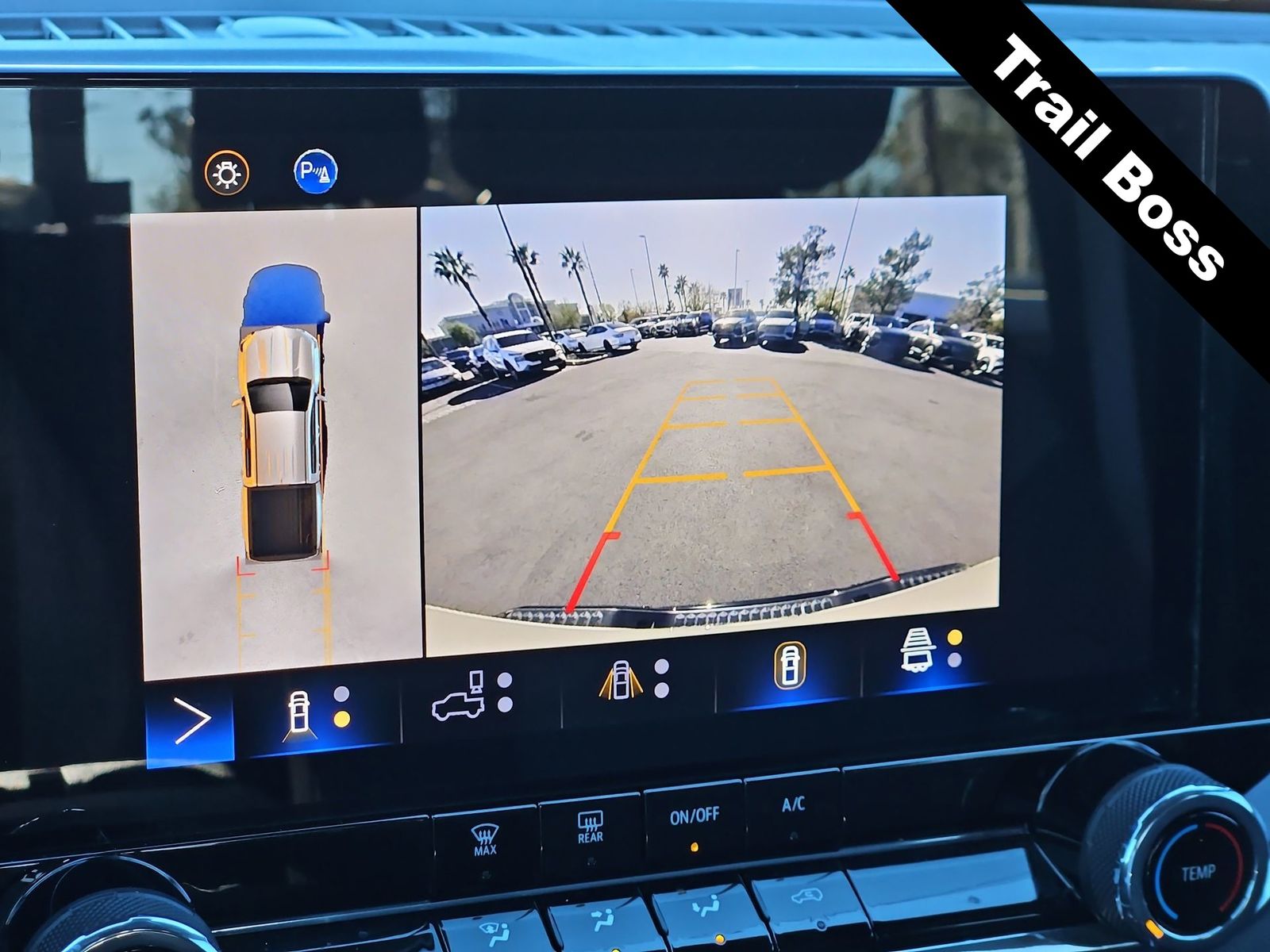 Thumbnail: 2024 Chevrolet Colorado - 26