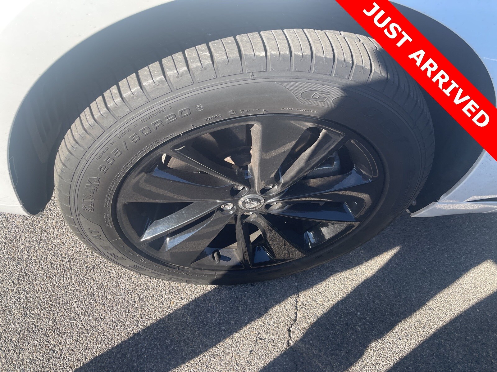 2024 Jaguar F-PACE P400 R-Dynamic S photo 3