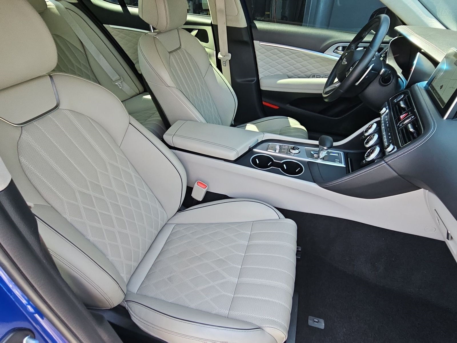 Thumbnail: 2019 Genesis G70 - 19