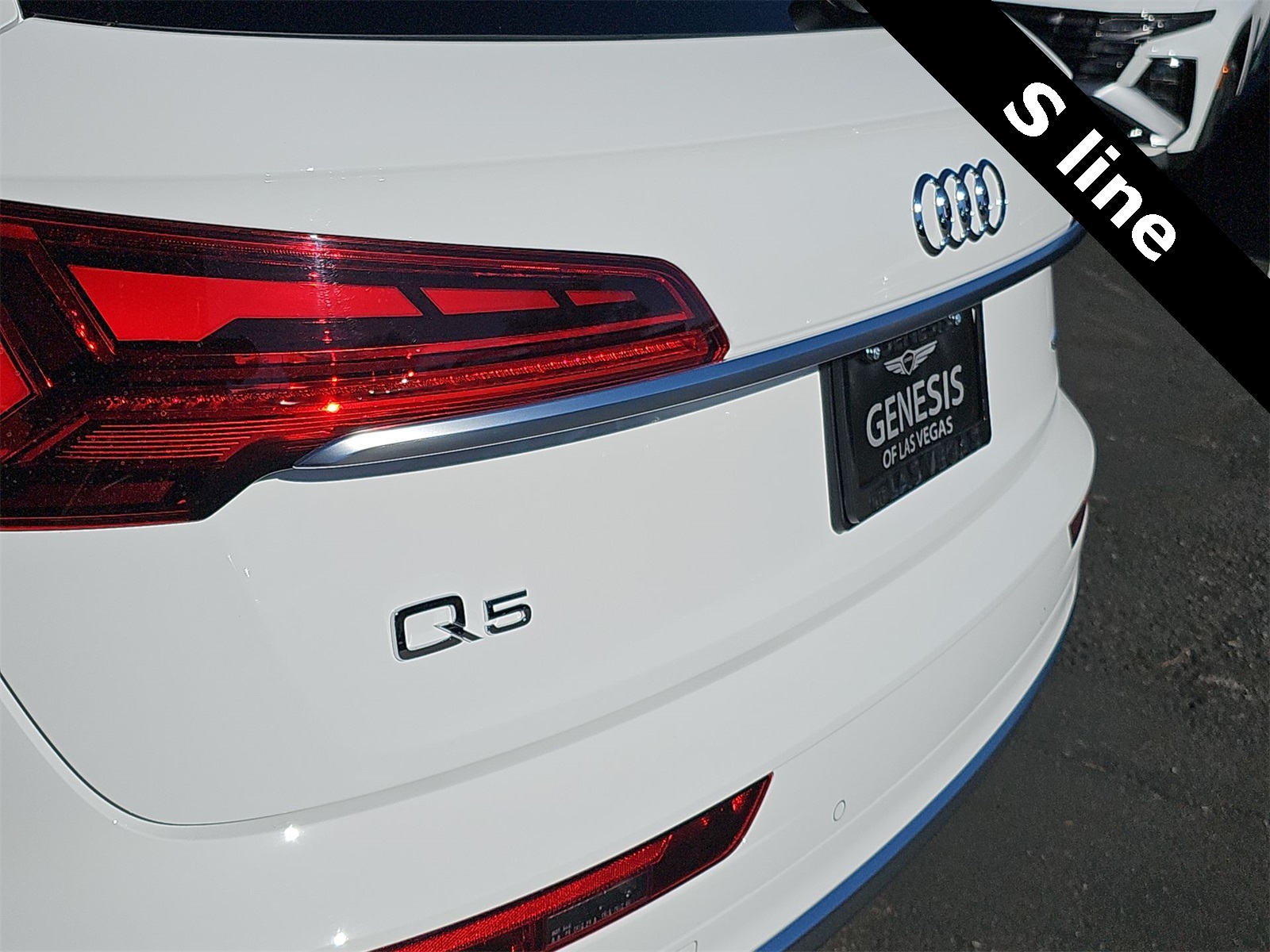 Thumbnail: 2022 Audi Q5 - 11