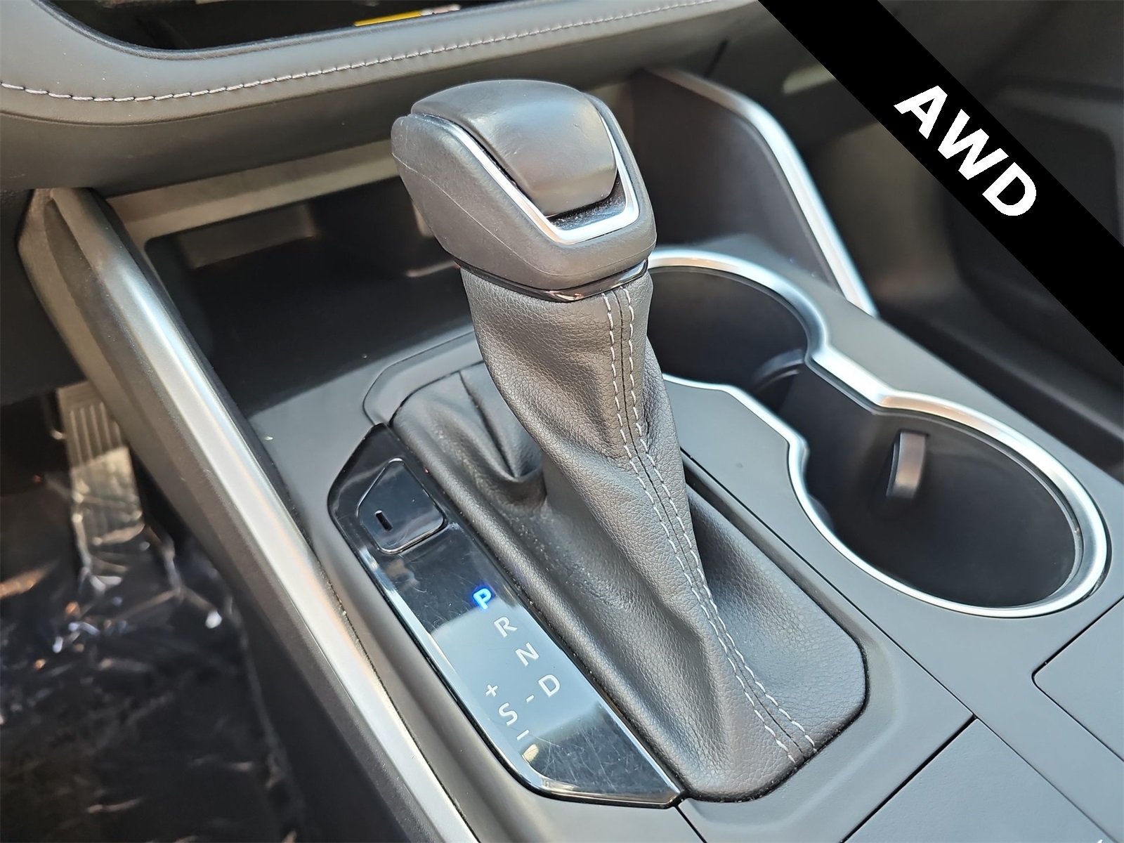 Thumbnail: 2023 Toyota Highlander - 21