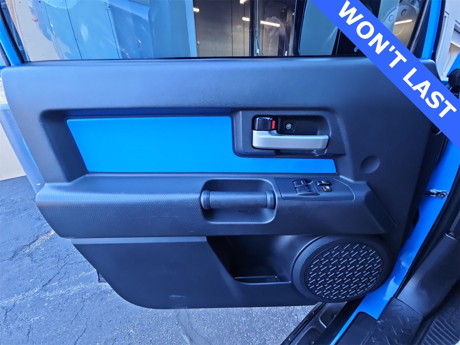 Thumbnail: 2007 Toyota FJ Cruiser - 25