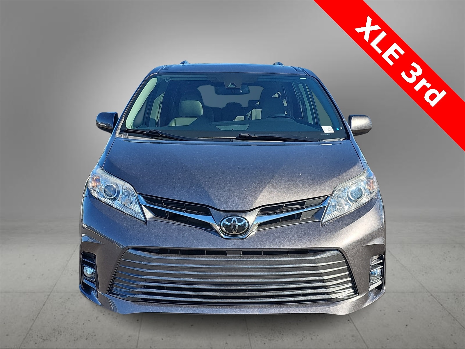 Thumbnail: 2020 Toyota Sienna - 3