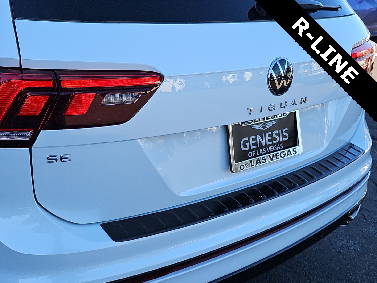 Thumbnail: 2024 Volkswagen Tiguan - 11