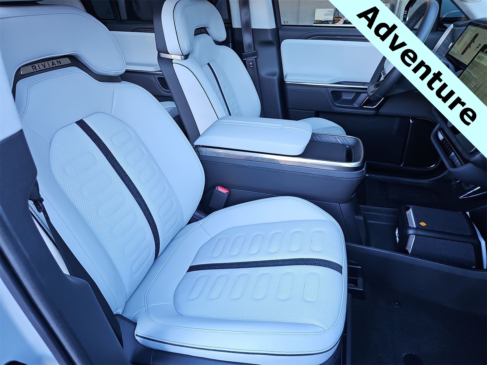 Thumbnail: 2023 Rivian R1S - 18