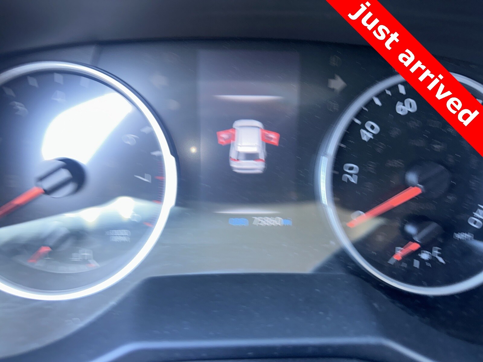 2020 Toyota RAV4 XLE photo 2