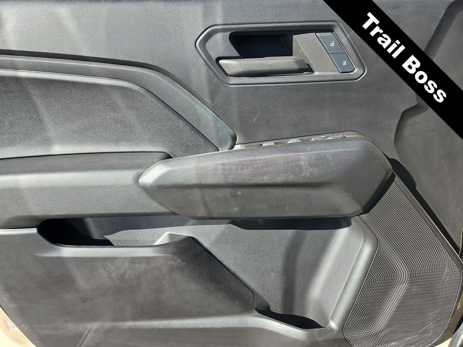 Thumbnail: 2024 Chevrolet Colorado - 30