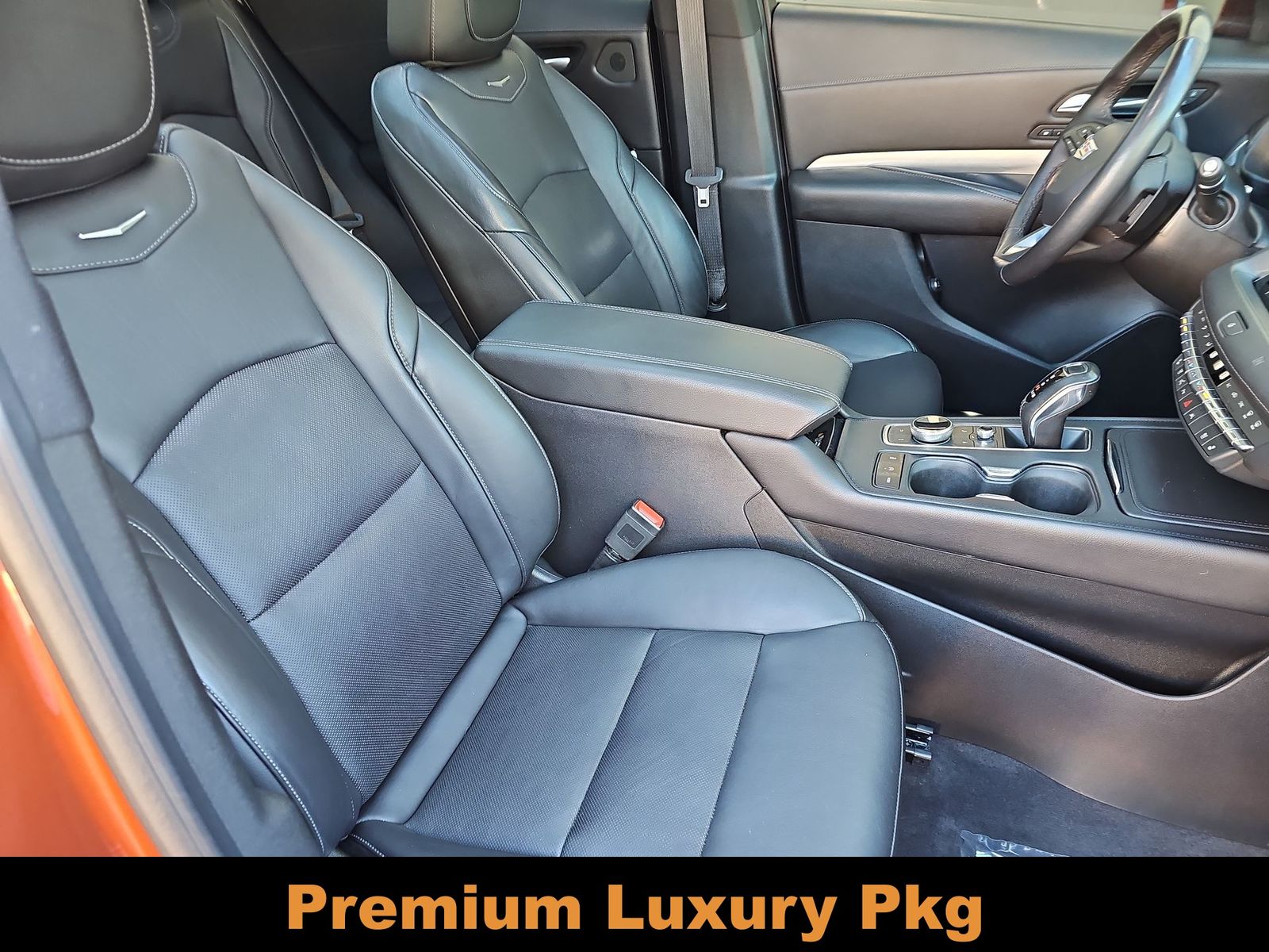 Thumbnail: 2019 Cadillac XT4 - 18