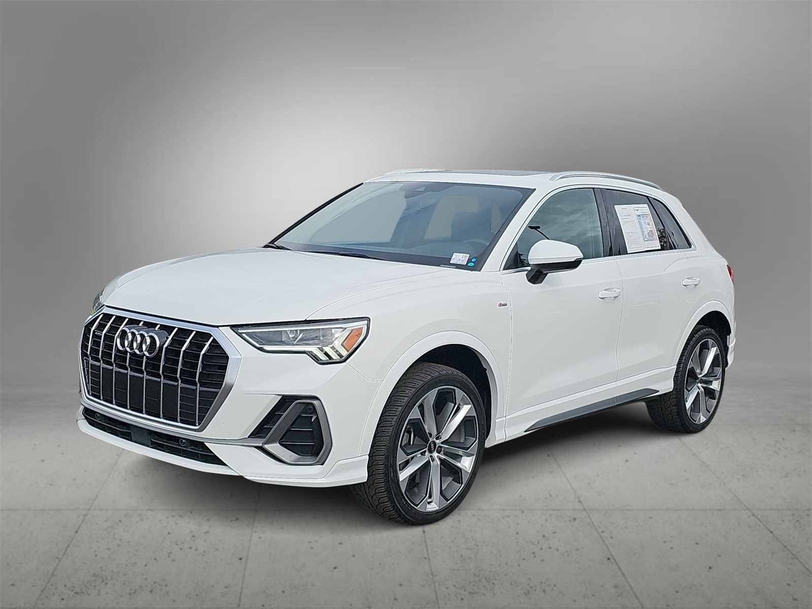 Thumbnail: 2021 Audi Q3 - 4