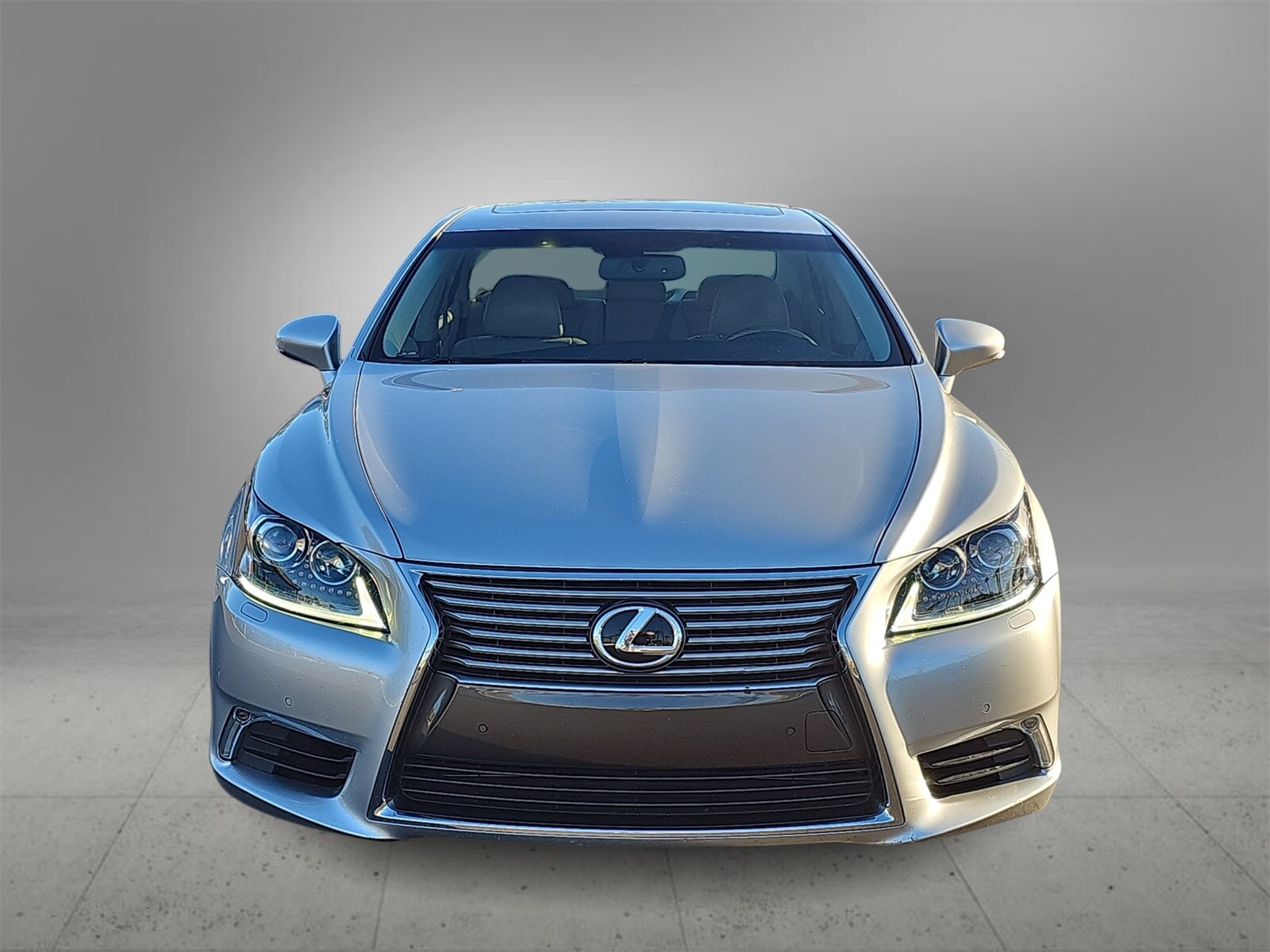 2015 Lexus LS 460 photo 3