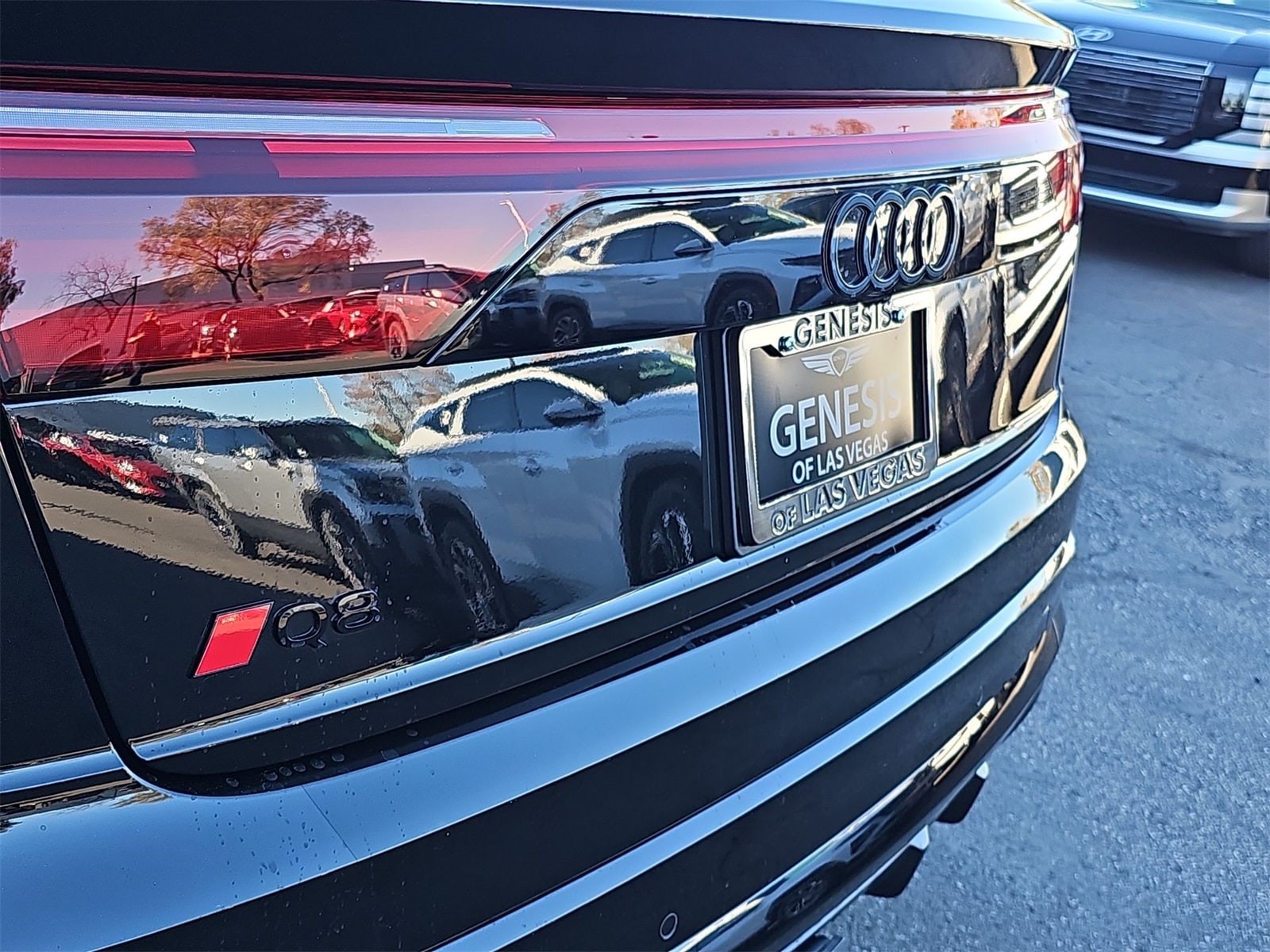 Thumbnail: 2025 Audi Q8 - 11