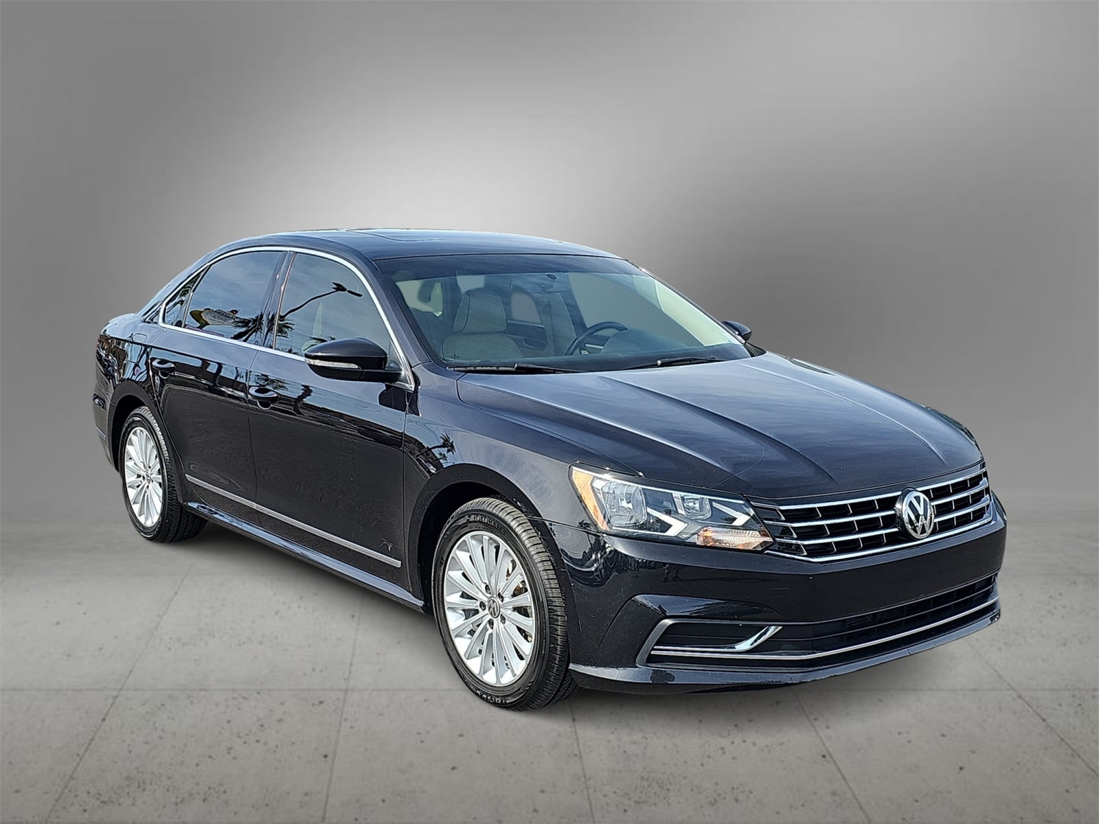 Thumbnail: 2017 Volkswagen Passat - 2
