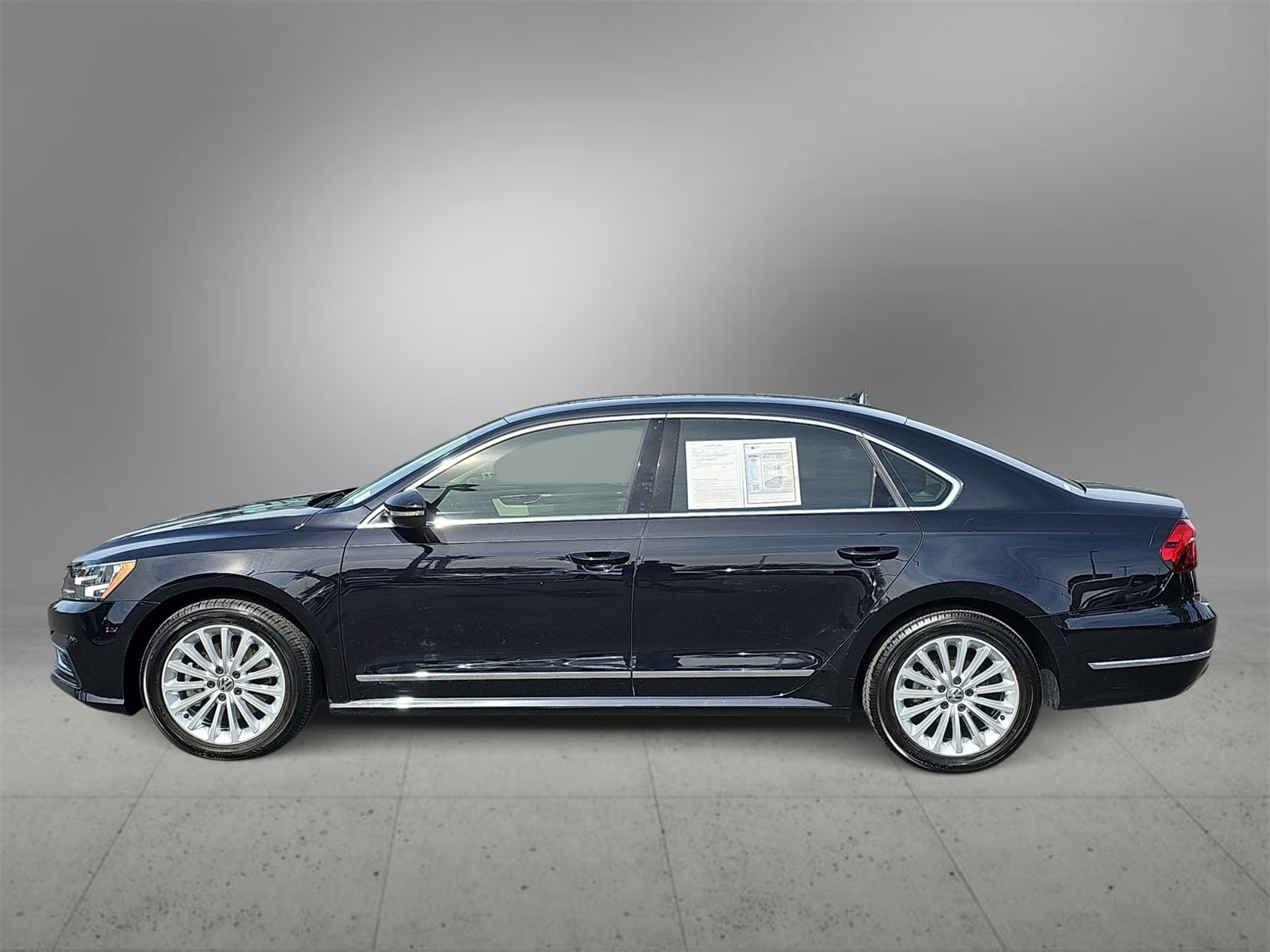 Thumbnail: 2017 Volkswagen Passat - 5