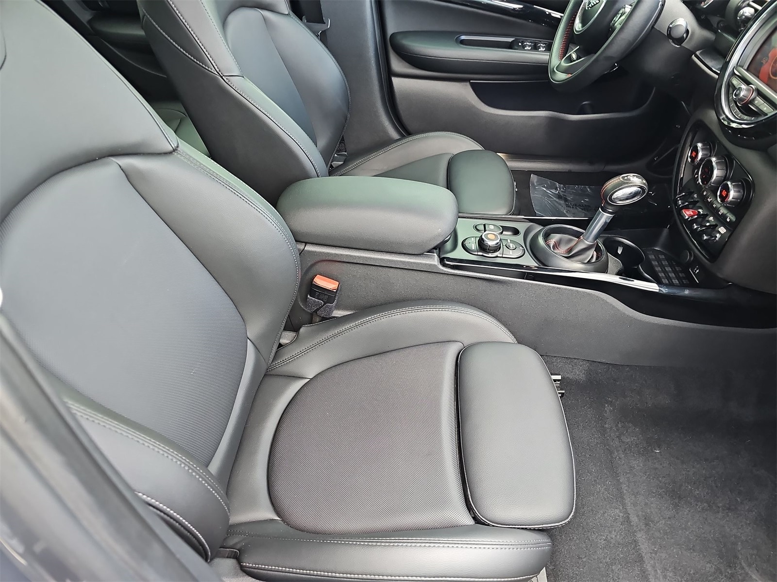 Thumbnail: 2019 MINI Cooper Clubman - 18