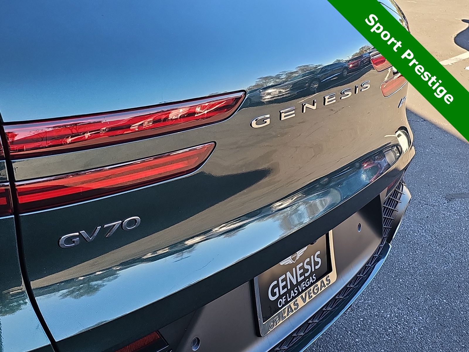 Thumbnail: 2023 Genesis GV70 - 11