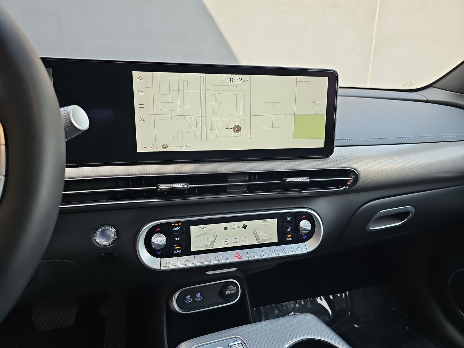 Thumbnail: 2025 Genesis GV60 - 20