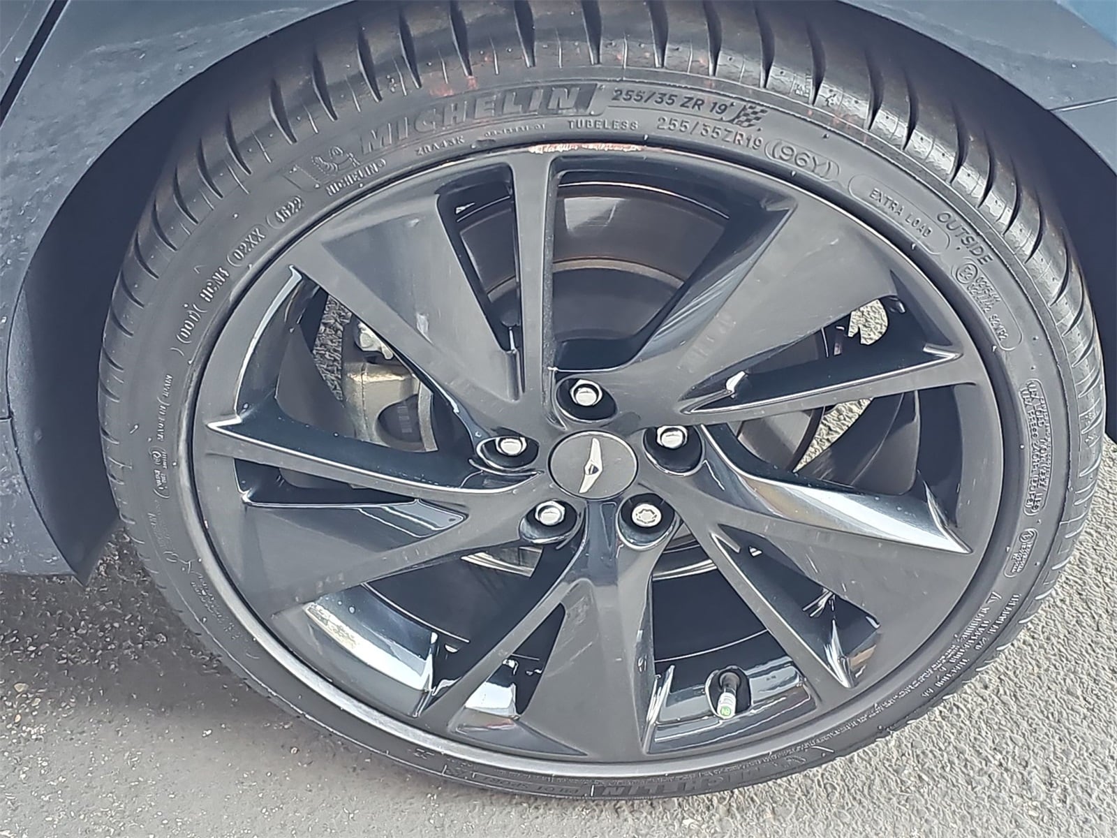 Thumbnail: 2023 Genesis G70 - 12