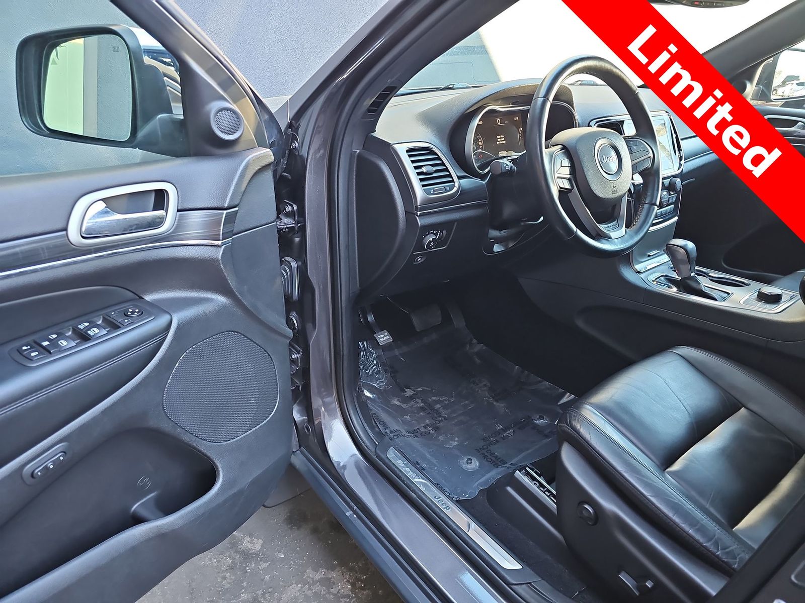 Thumbnail: 2021 Jeep Grand Cherokee - 10