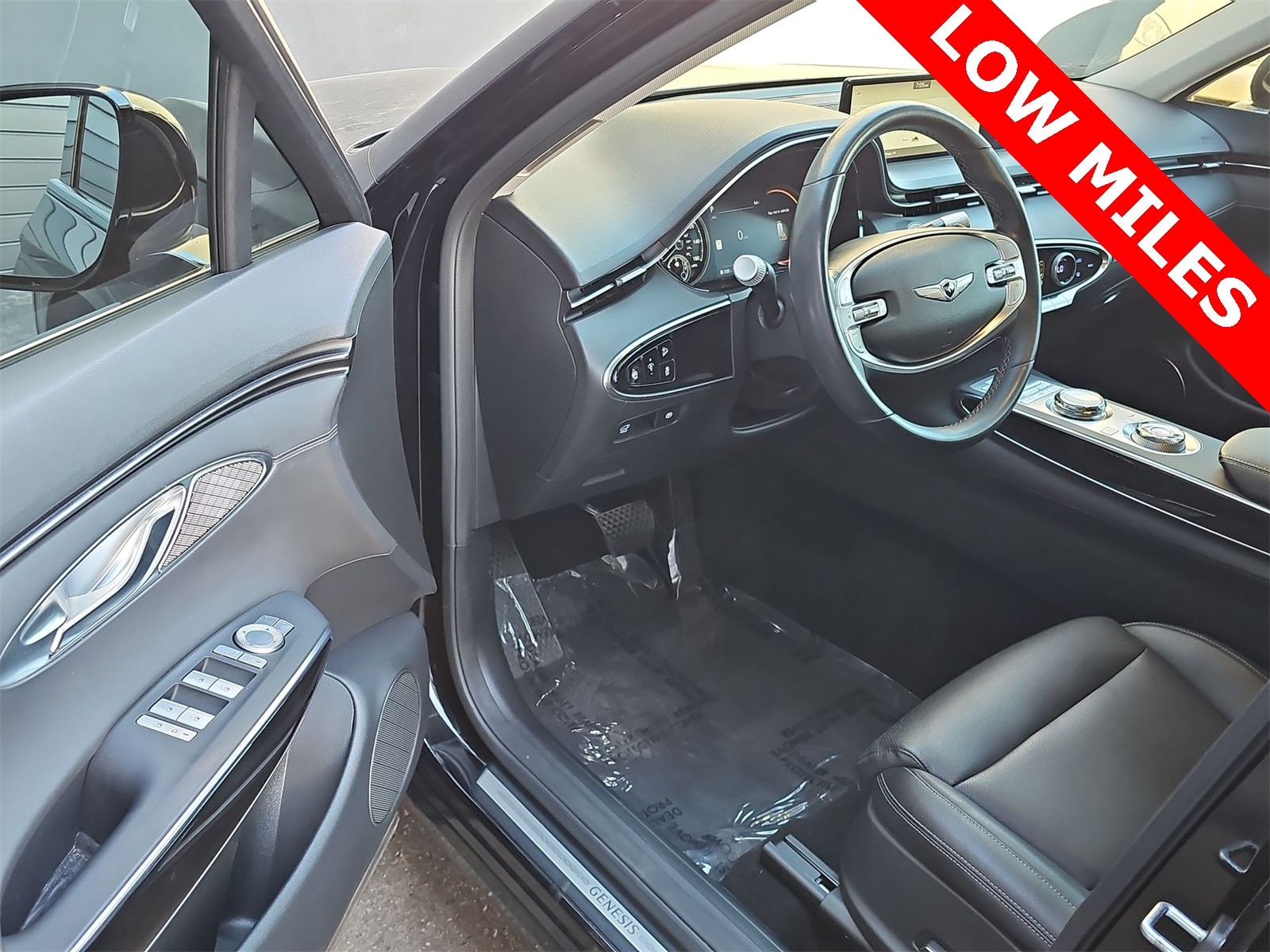 Thumbnail: 2024 Genesis GV70 - 10