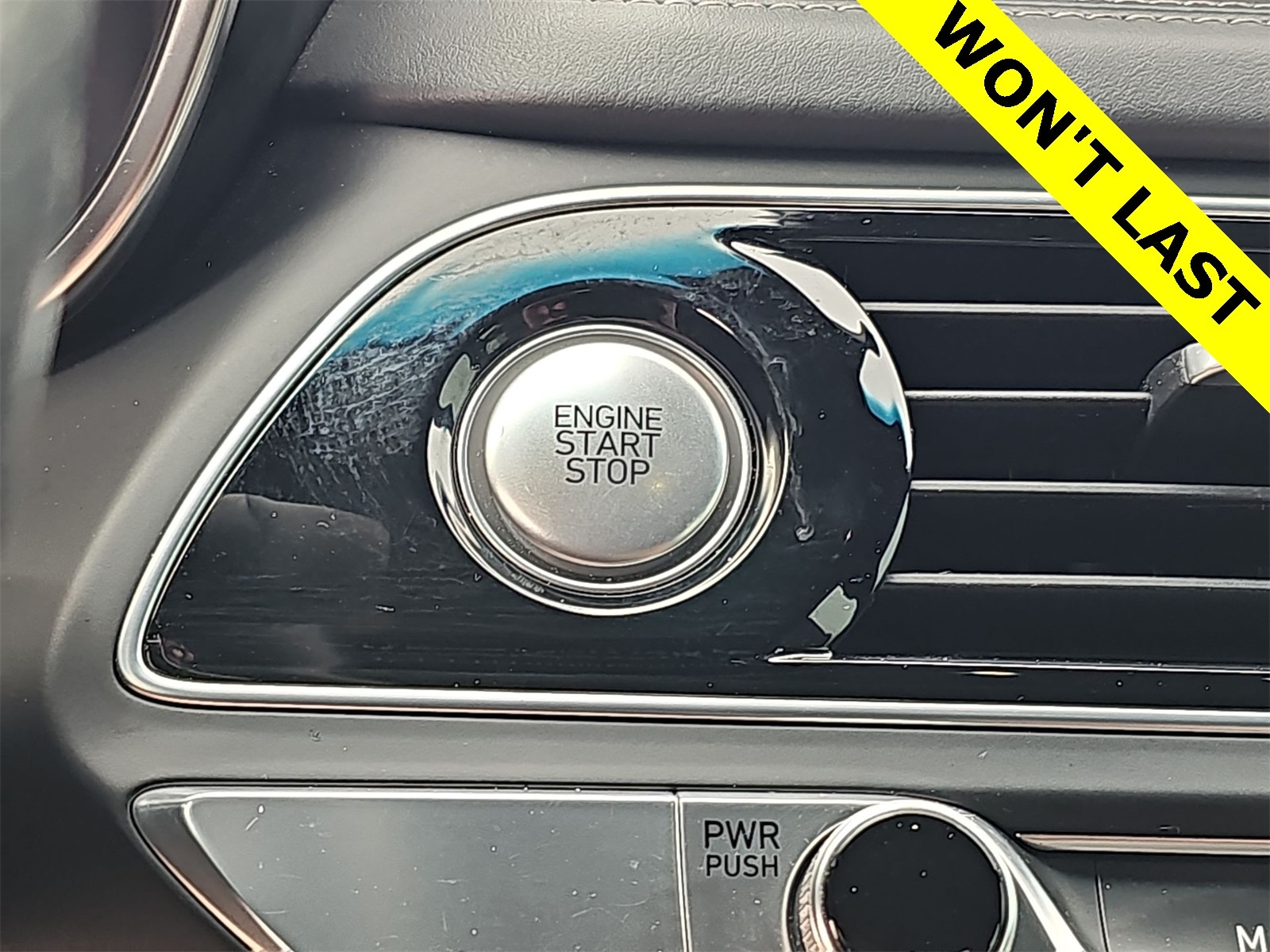 Thumbnail: 2022 Genesis G70 - 24