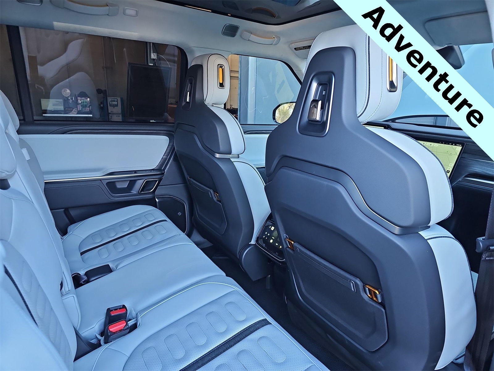 Thumbnail: 2023 Rivian R1S - 16