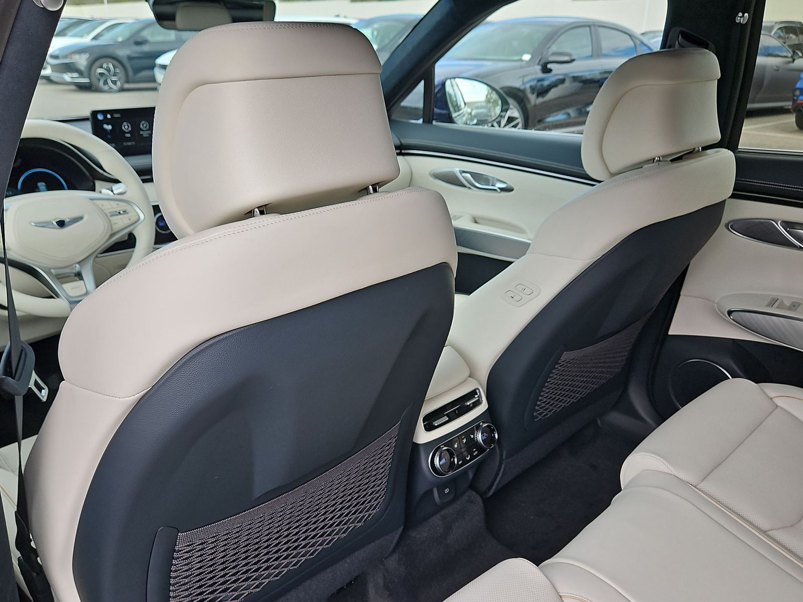 Thumbnail: 2024 Genesis GV70 - 20