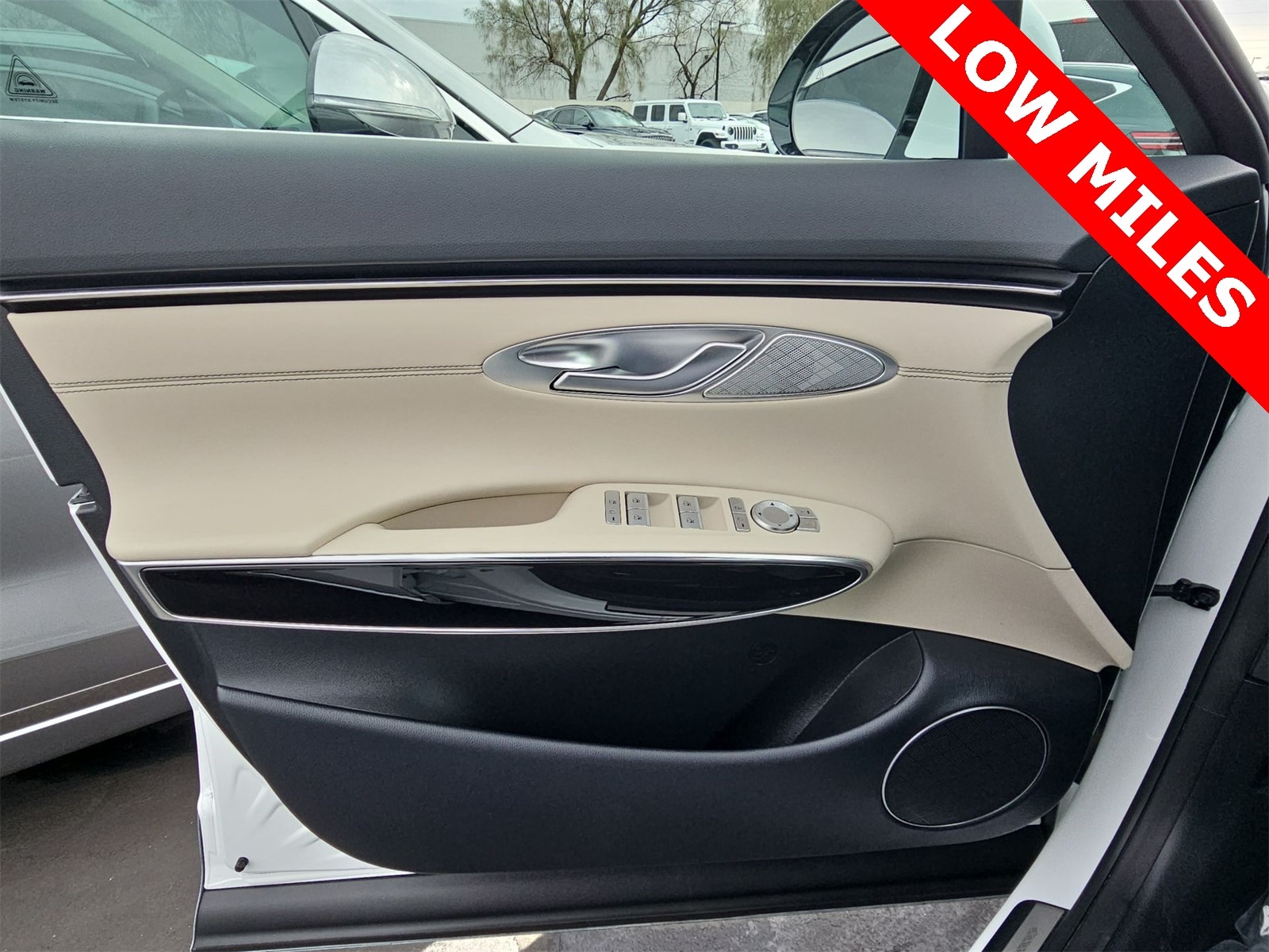 Thumbnail: 2025 Genesis GV70 - 28