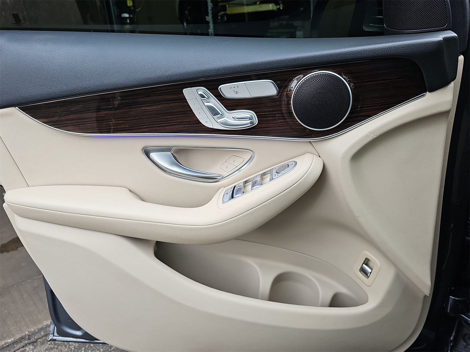 Thumbnail: 2021 Mercedes-Benz GLC - 27