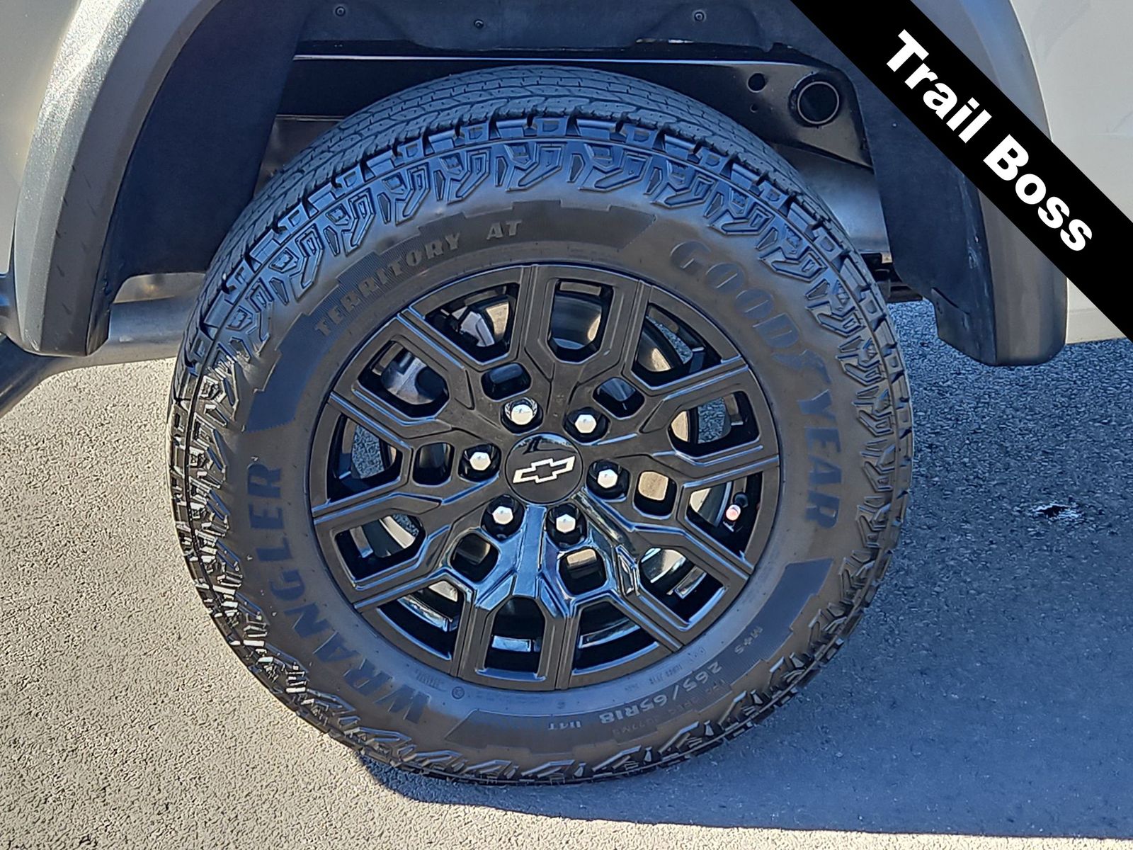 Thumbnail: 2024 Chevrolet Colorado - 12