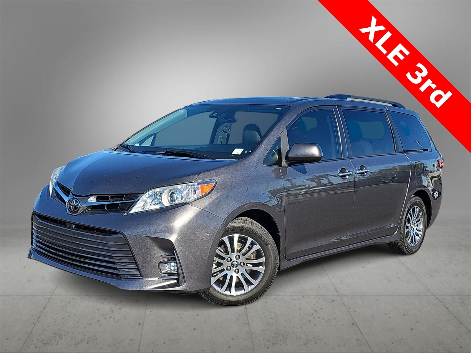 Thumbnail: 2020 Toyota Sienna - 1