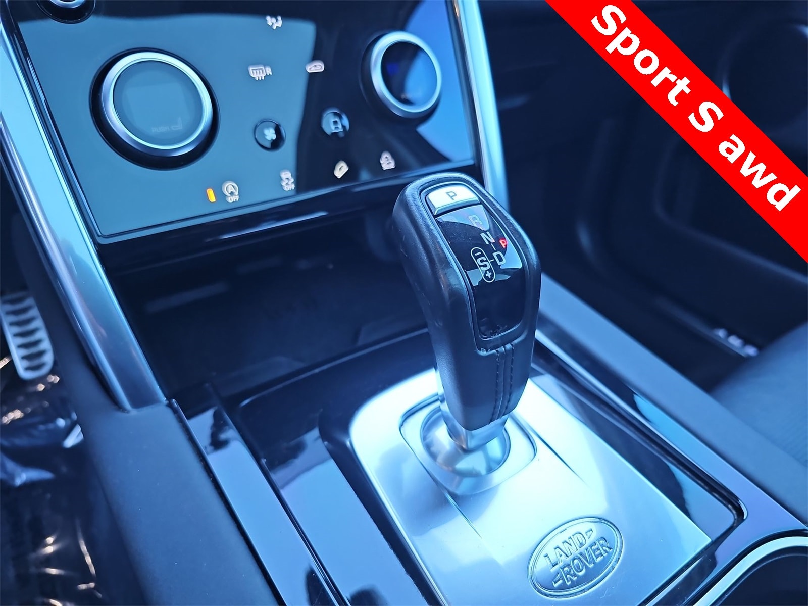 Thumbnail: 2020 Land Rover Discovery Sport - 21