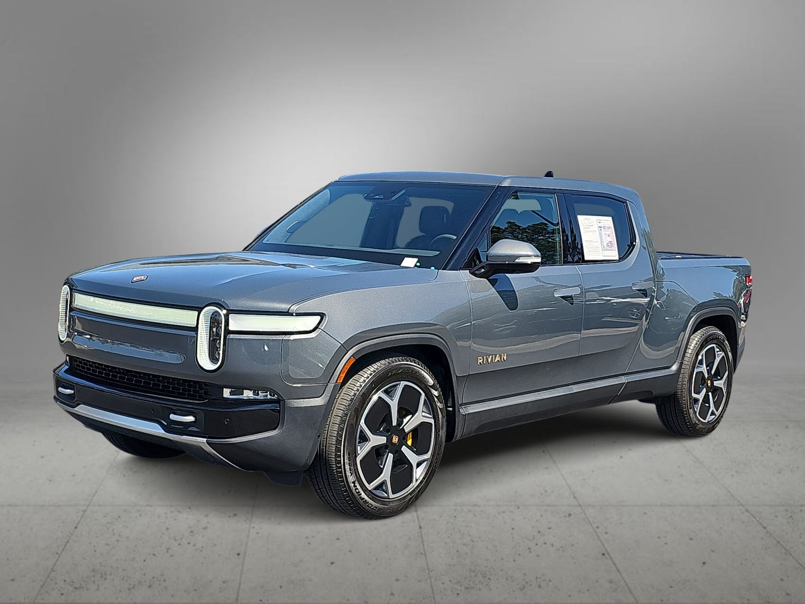Thumbnail: 2024 Rivian R1T - 4