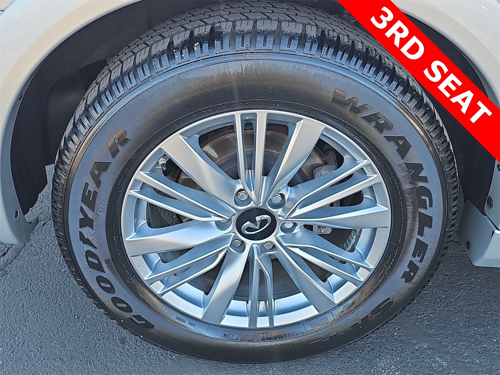 Thumbnail: 2019 INFINITI QX80 - 12