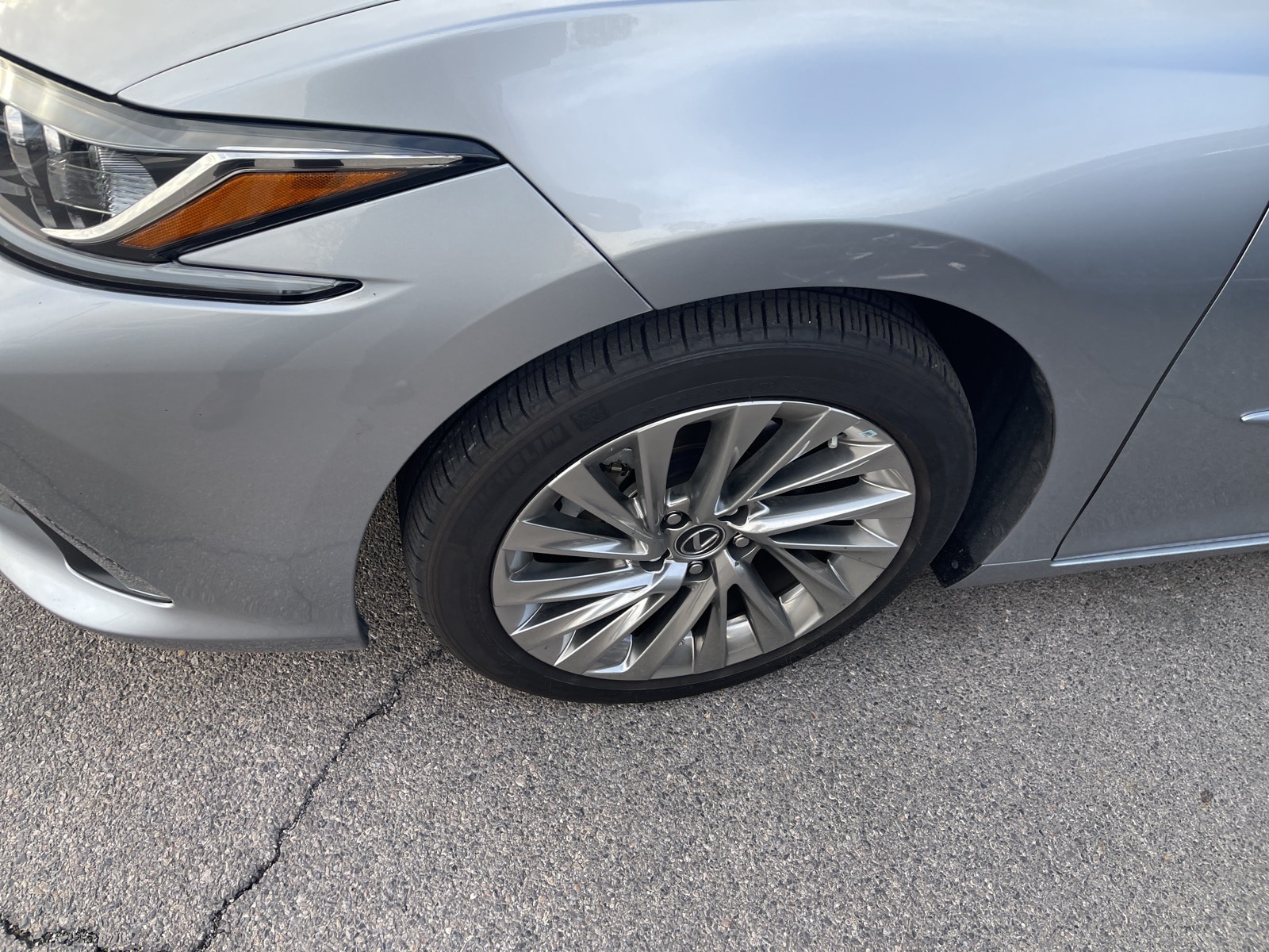 Thumbnail: 2022 Lexus ES - 3