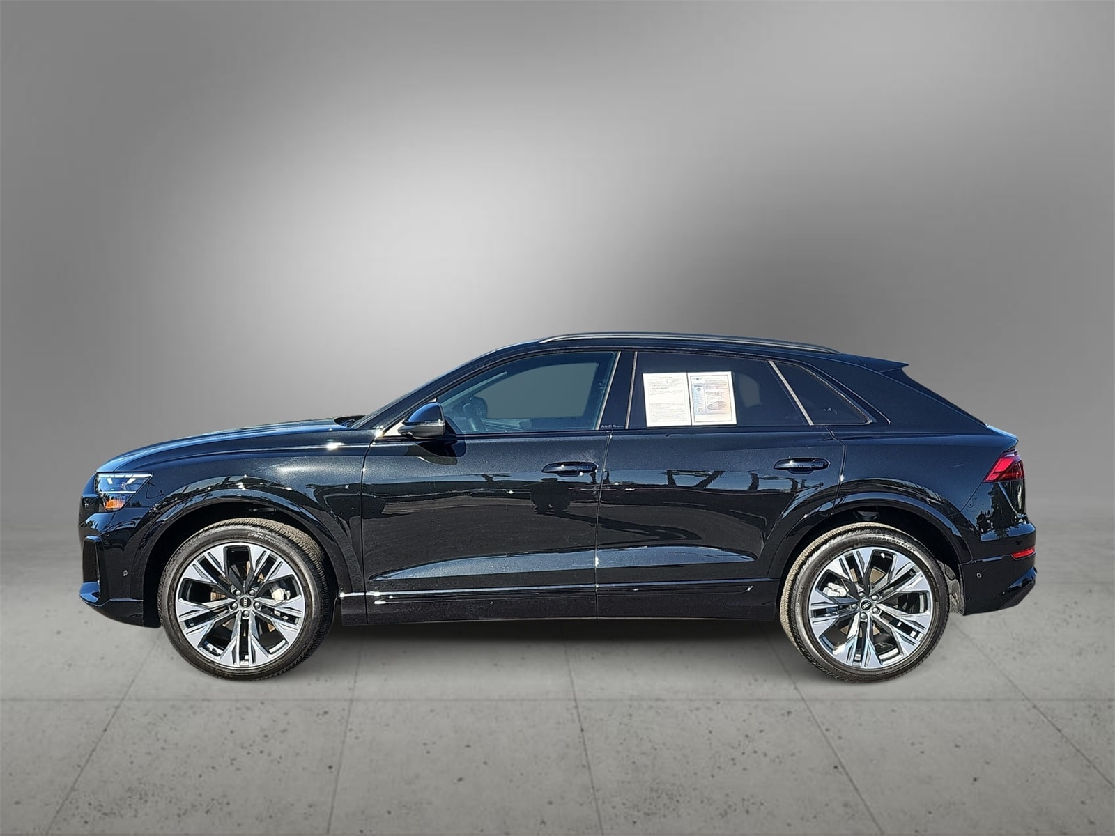 Thumbnail: 2025 Audi Q8 - 5