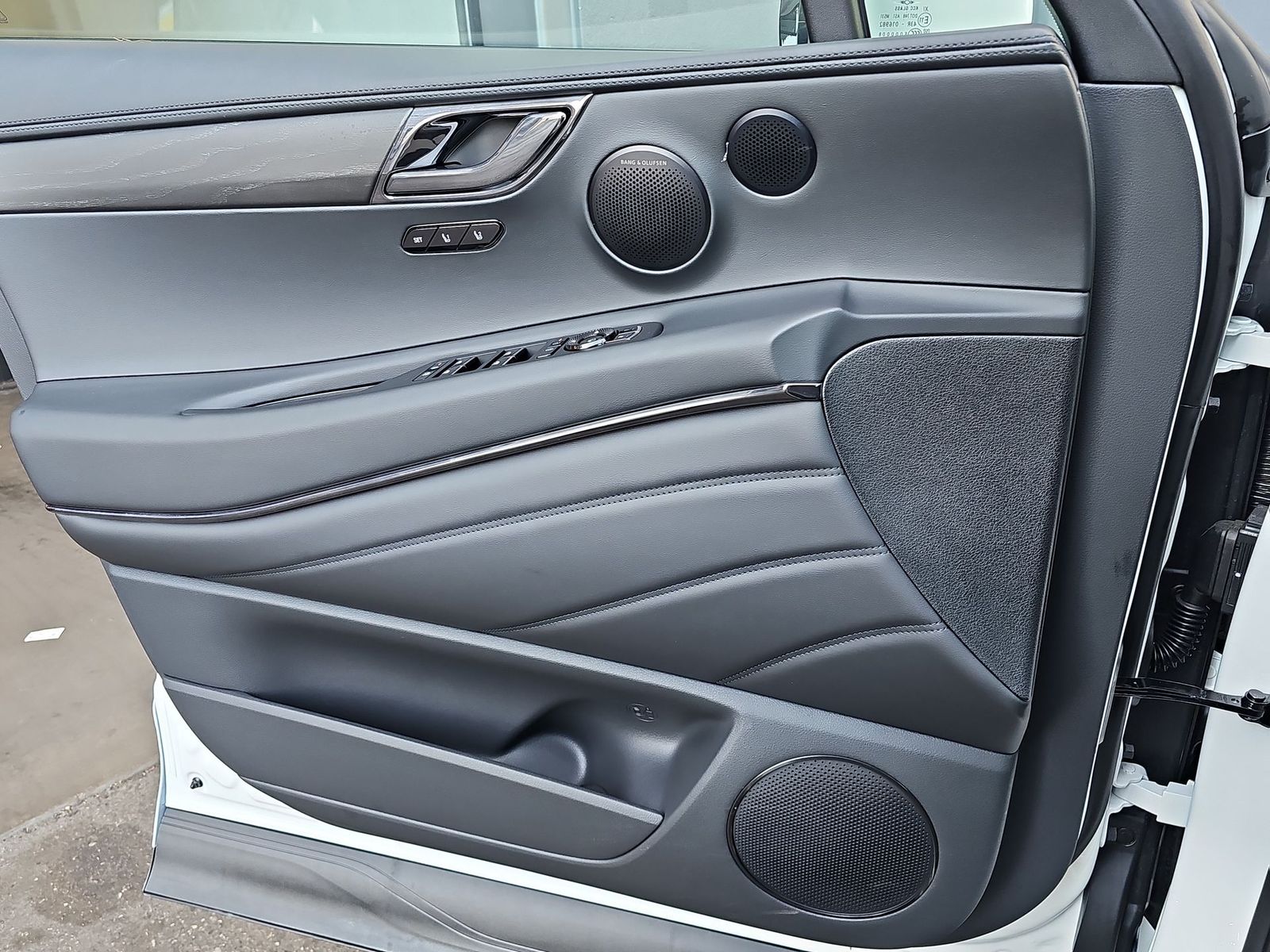 Thumbnail: 2026 Genesis GV80 - 28