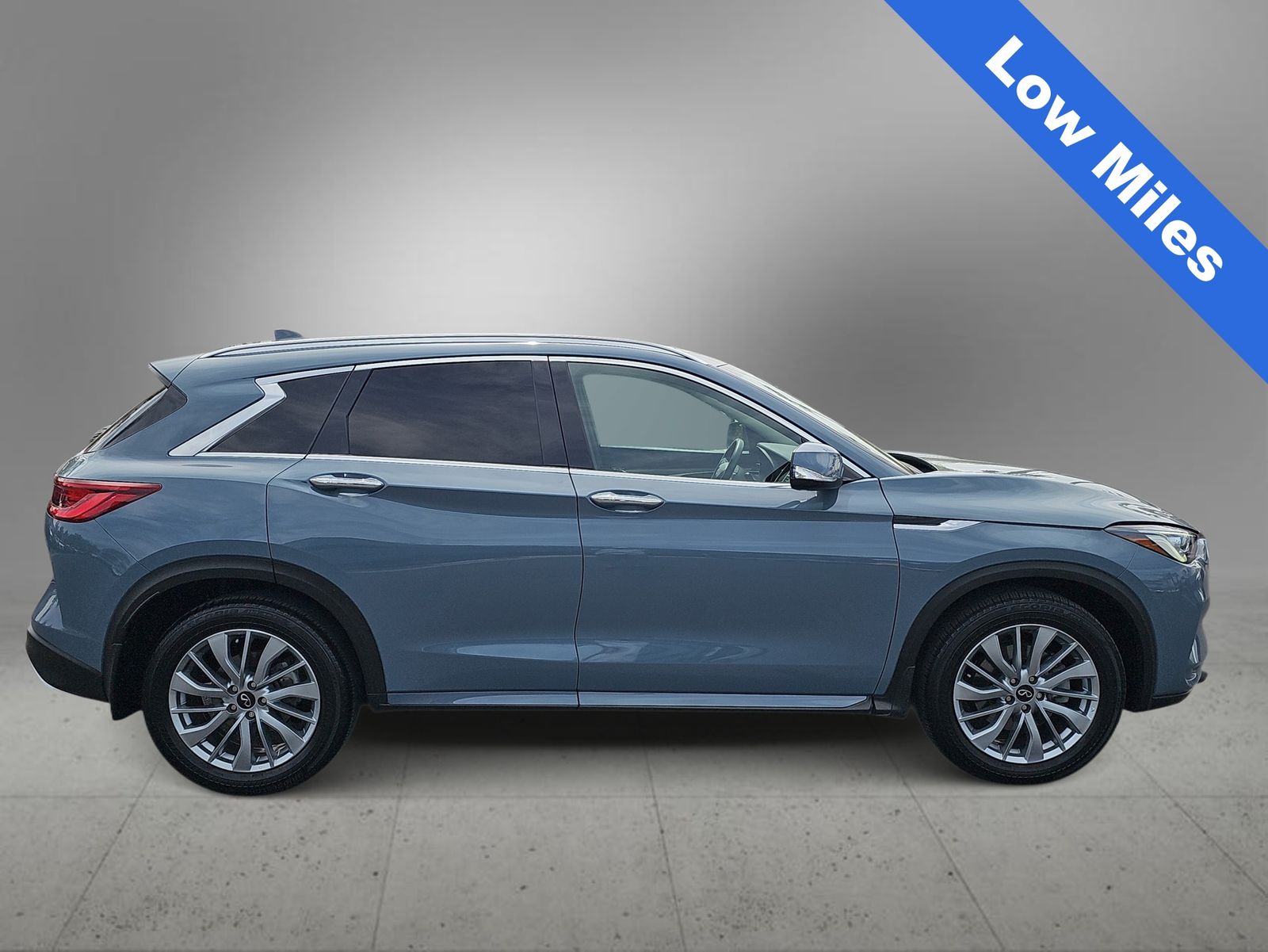 Thumbnail: 2023 INFINITI QX50 - 9