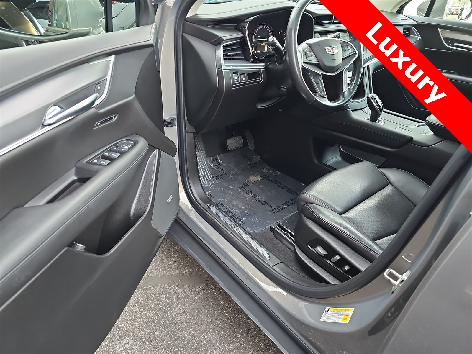 Thumbnail: 2019 Cadillac XT5 - 10