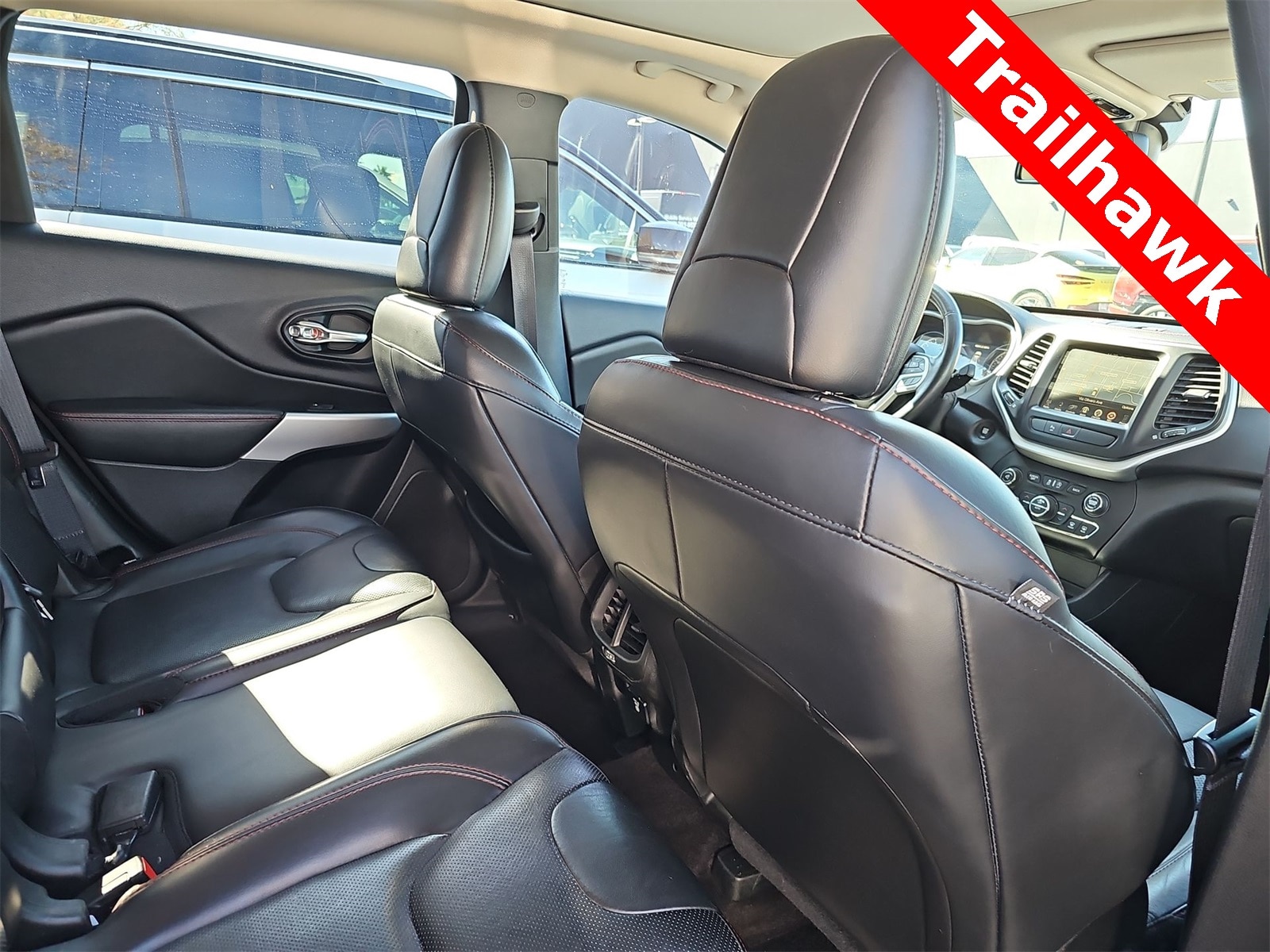 Thumbnail: 2017 Jeep Cherokee - 16