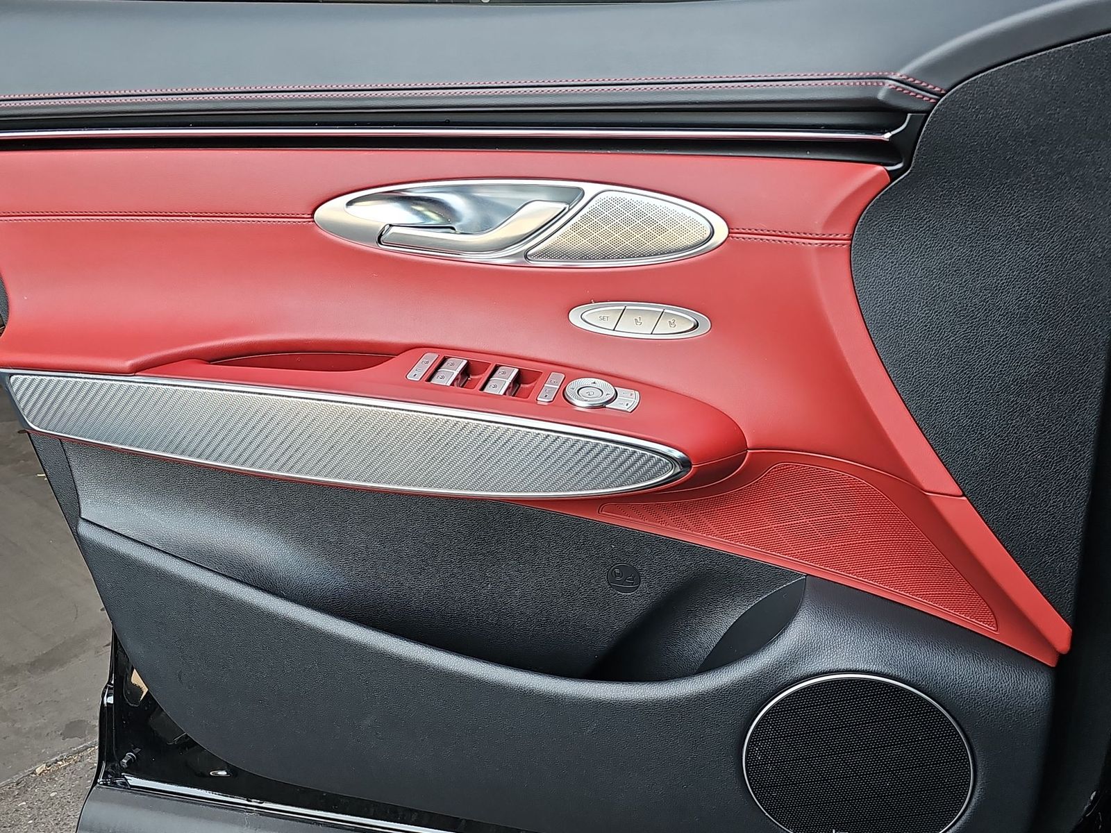 Thumbnail: 2024 Genesis GV70 - 28