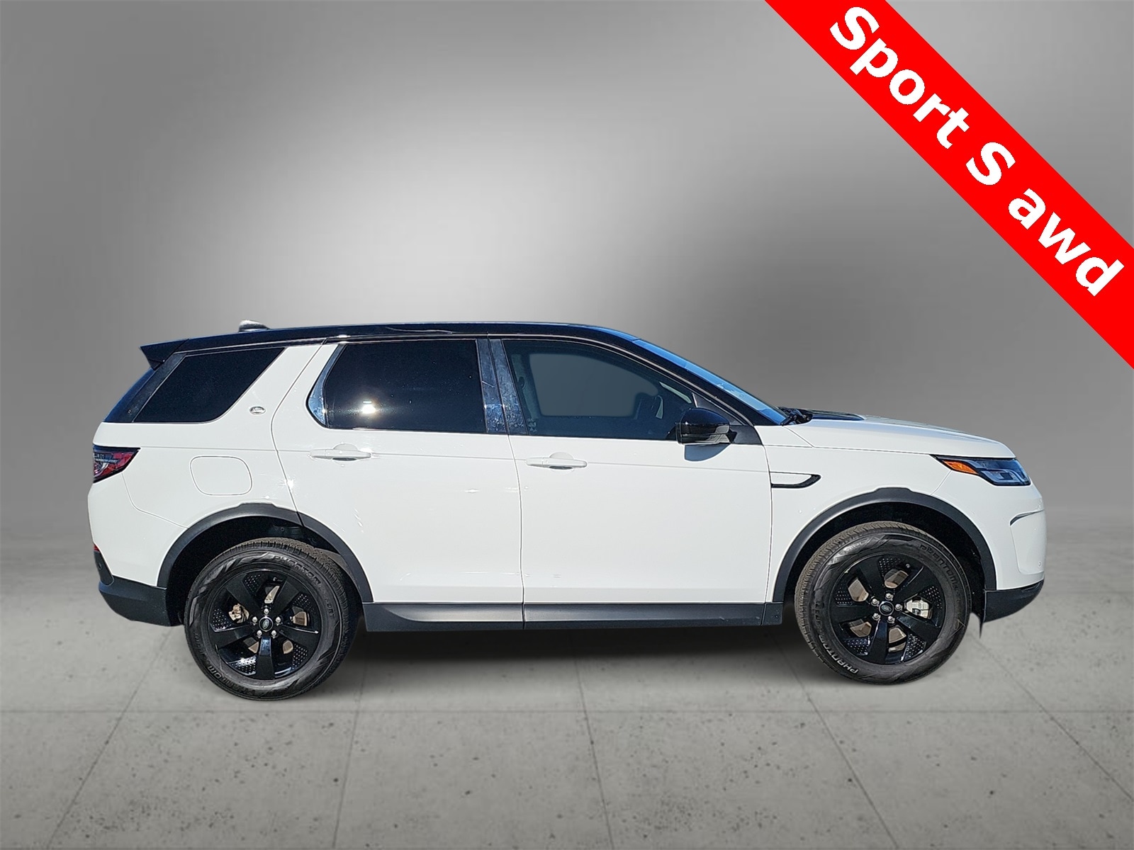 Thumbnail: 2020 Land Rover Discovery Sport - 9