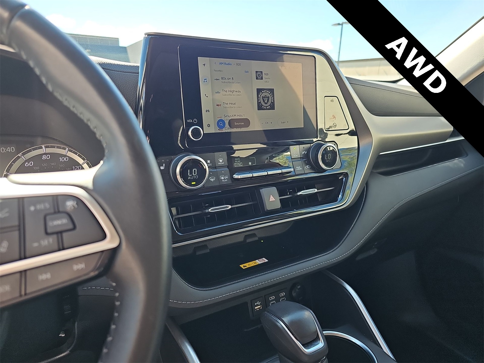 Thumbnail: 2023 Toyota Highlander - 20