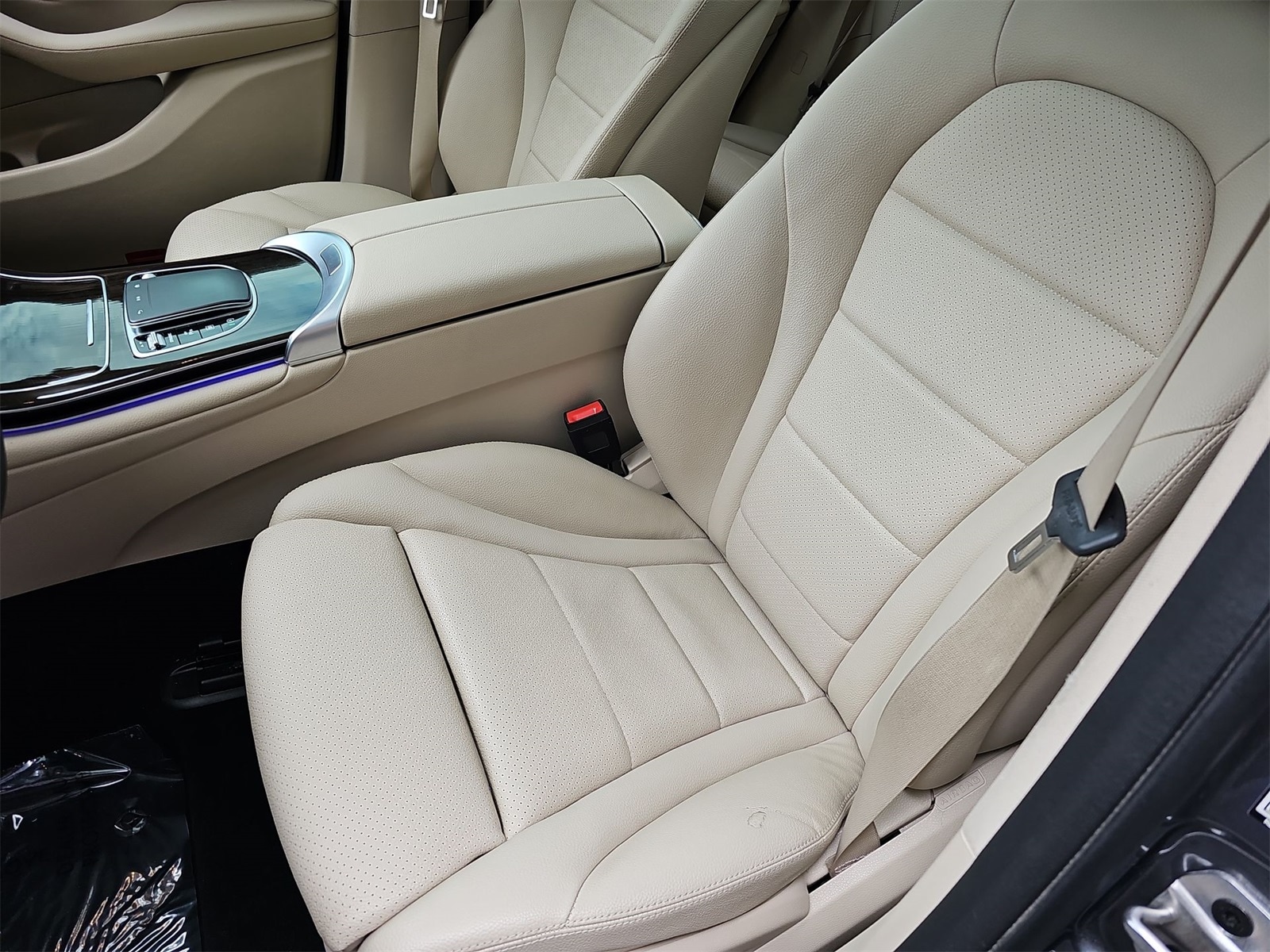 Thumbnail: 2021 Mercedes-Benz GLC - 15